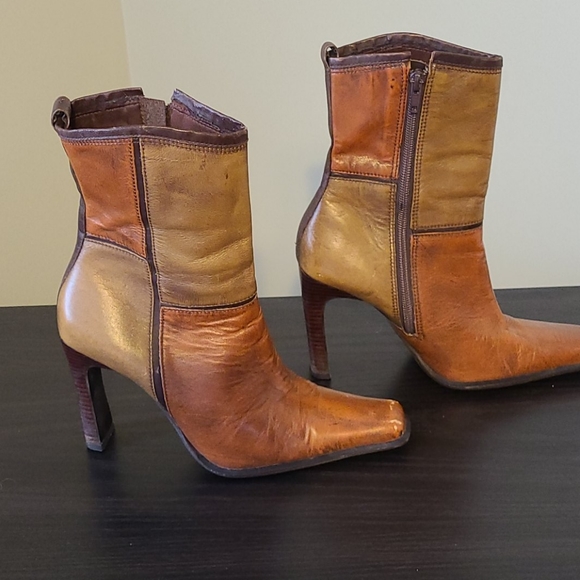 Ladies brown shade genuine leather boots made in Brazil - Picture 4 of 4